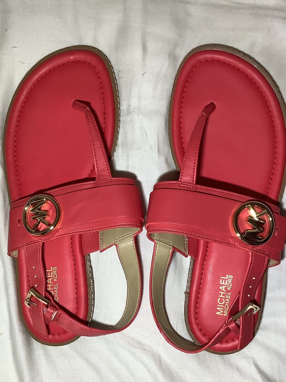 Michael Kors Coral Red Thong Sandals with Gold MK Emblem - Picture 4 of 4